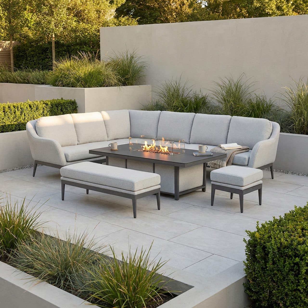 Outdoor cooking and warm outdoor lounge
